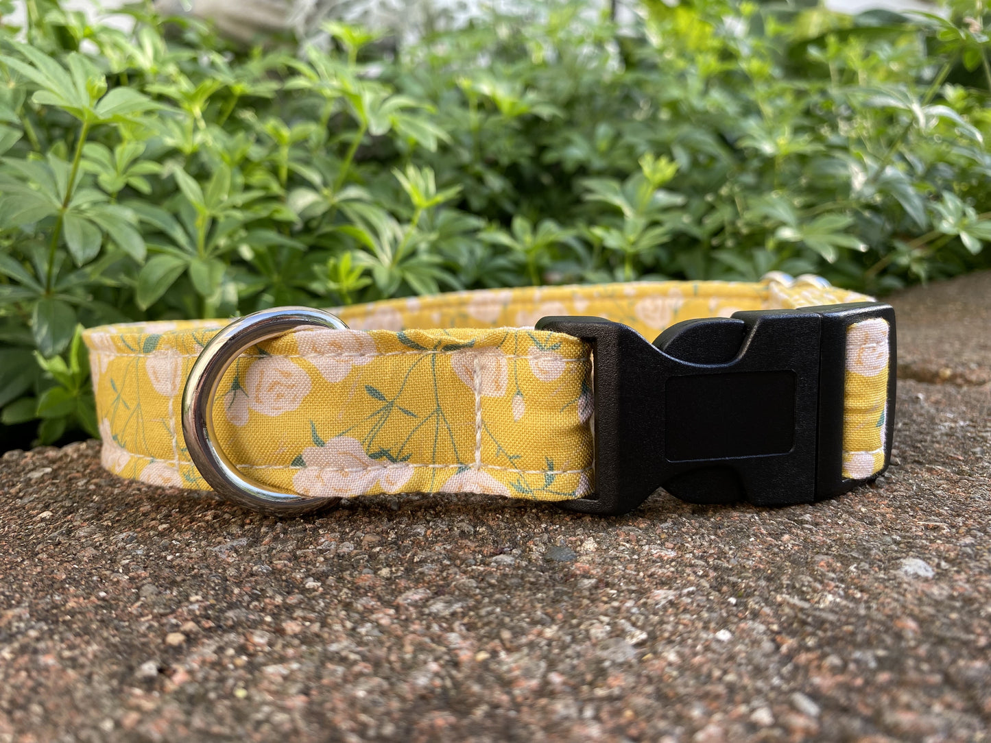 Antique Bouquet Dog Collar