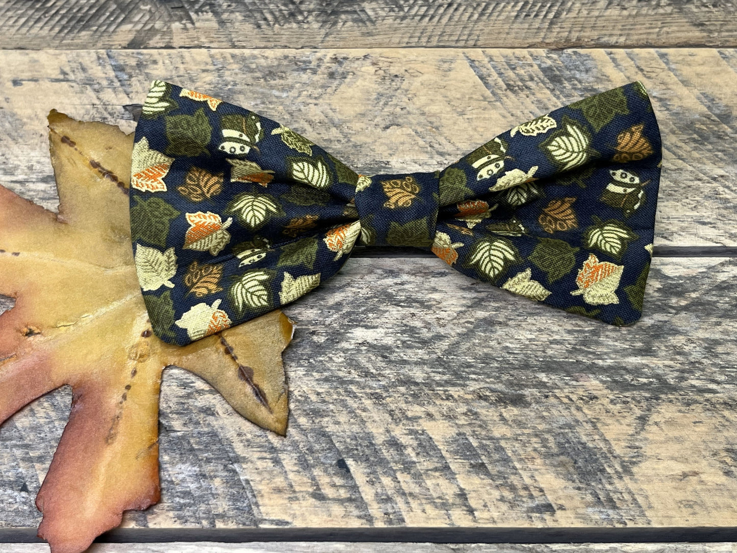 Take it or Leaf it Interchangeable Bow Tie